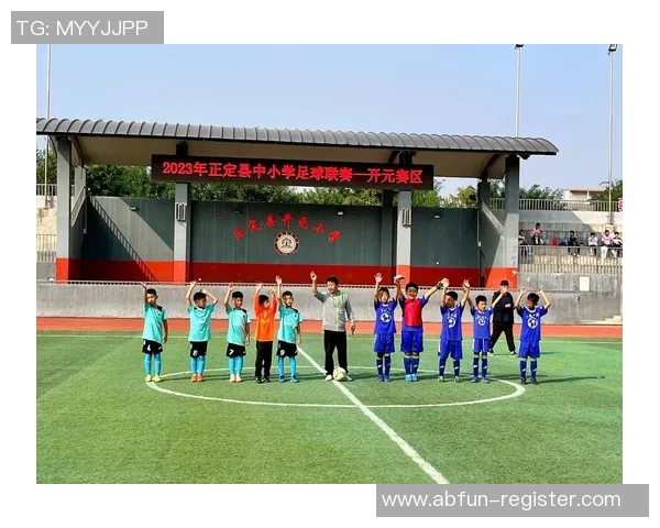 深入解析足球拉球技巧及其在比赛中的应用与重要性